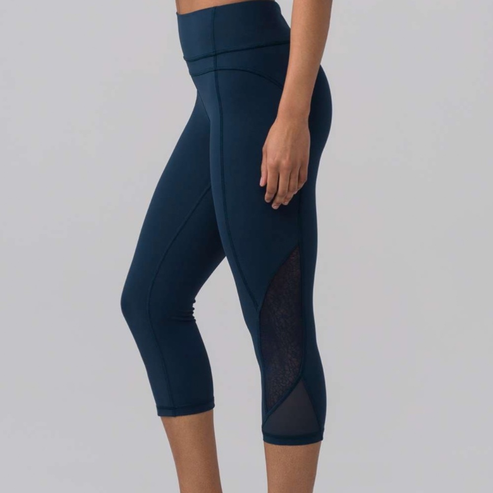 twist & train cropped leggings (6)